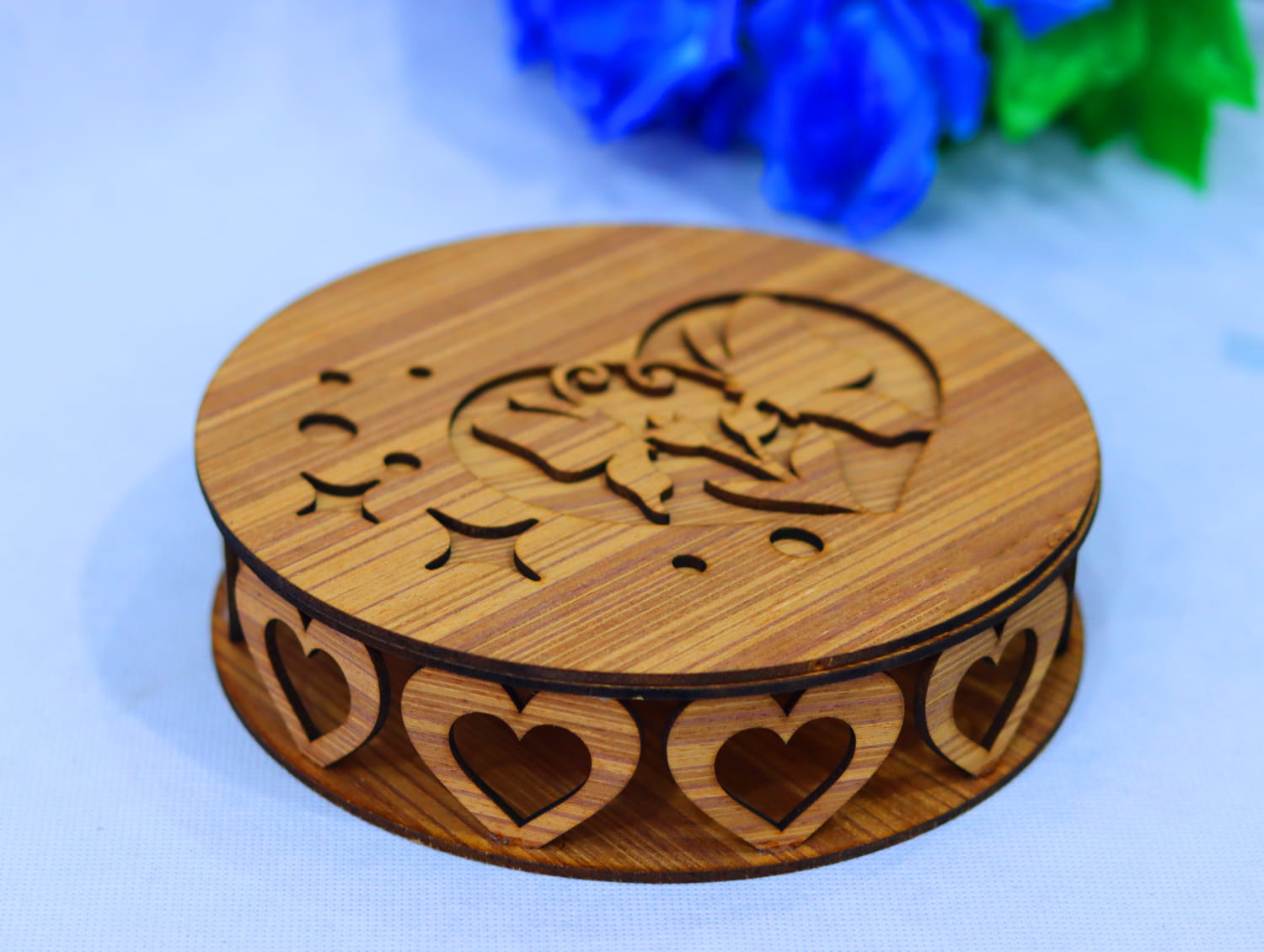 Laser Cut Hearts Round