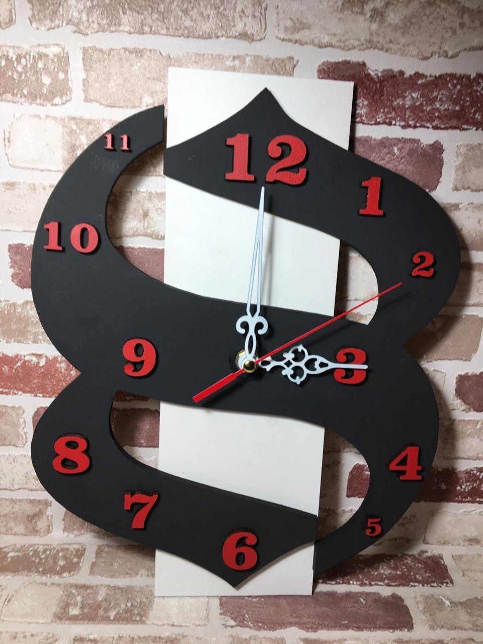 Laser Cut Decorative Modern And Contemporary Wall Clock